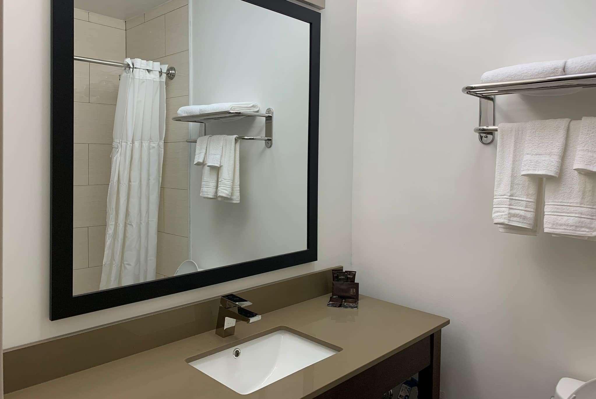 Wingate By Wyndham Jfk Airport, Far Rockaway Ny Hotel New York Ngoại thất bức ảnh